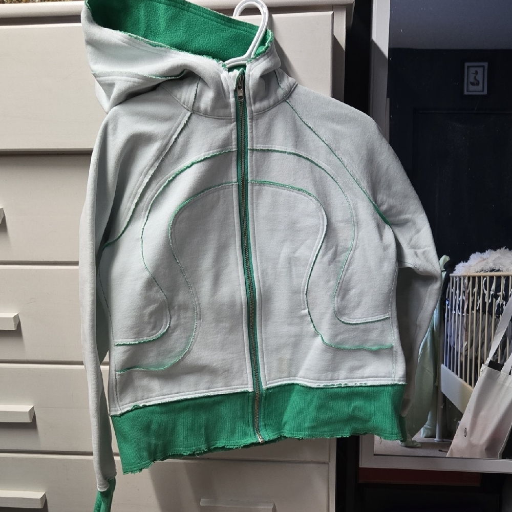 Lululemon Scuba Raw Edge